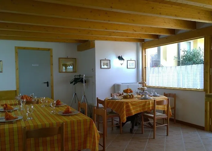 Ca' Del Sasso منزل ريفي *