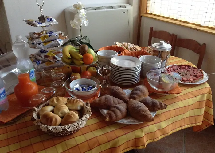 Ca' Del Sasso منزل ريفي *